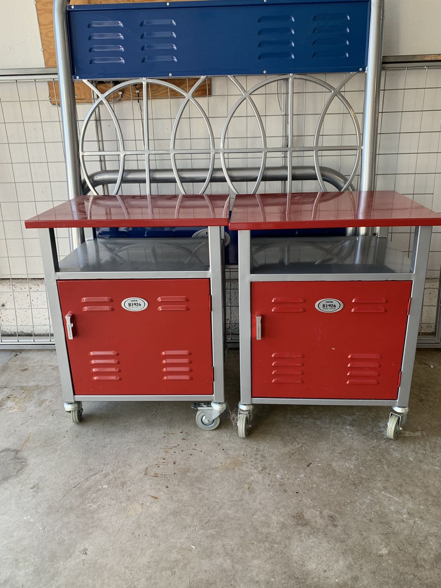 Locker Style Twin Bed/2night Stands