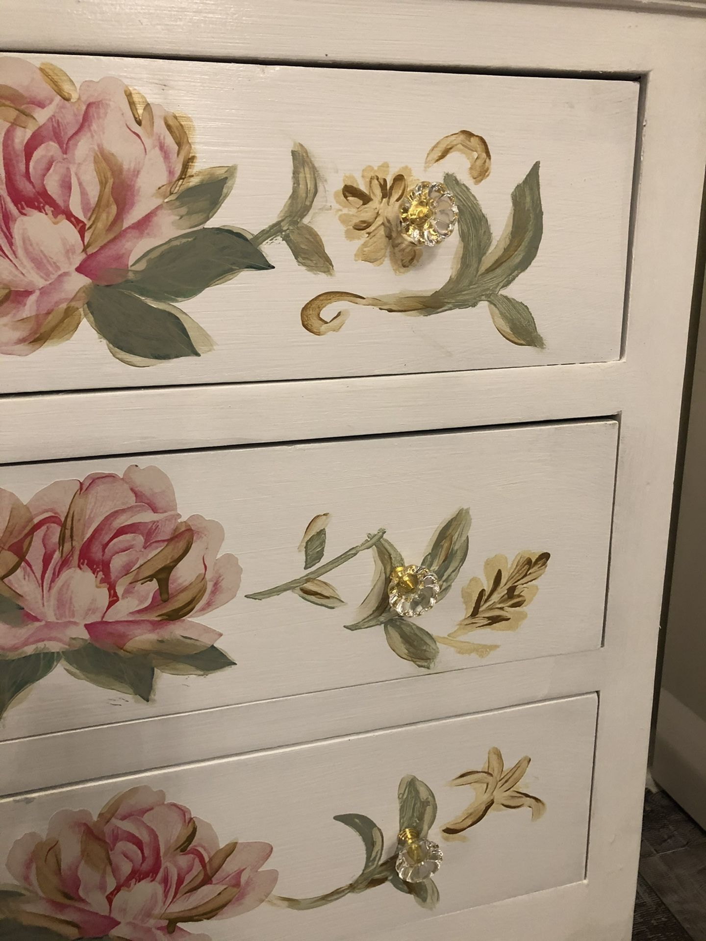 Very Gorgeous Dresser with mirror