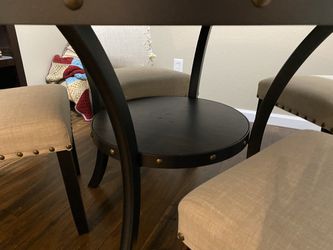 Dining Table/Chairs Thumbnail