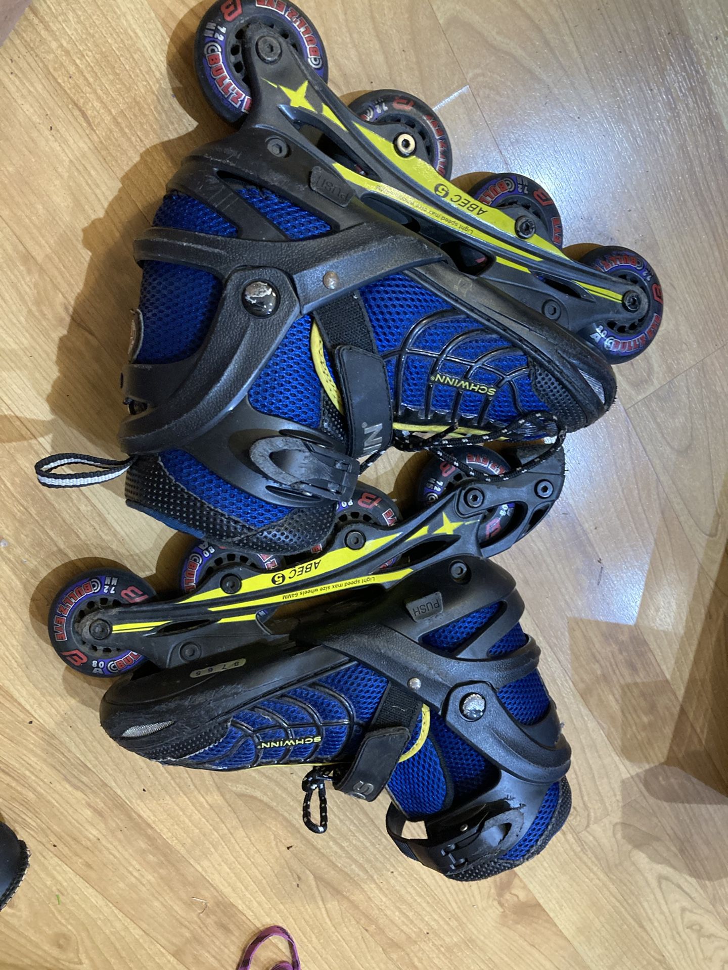 Rollerblades adjustable size 58, Fit ADULT size 5, 6, 7, 8 for Sale in Prospect Heights, IL