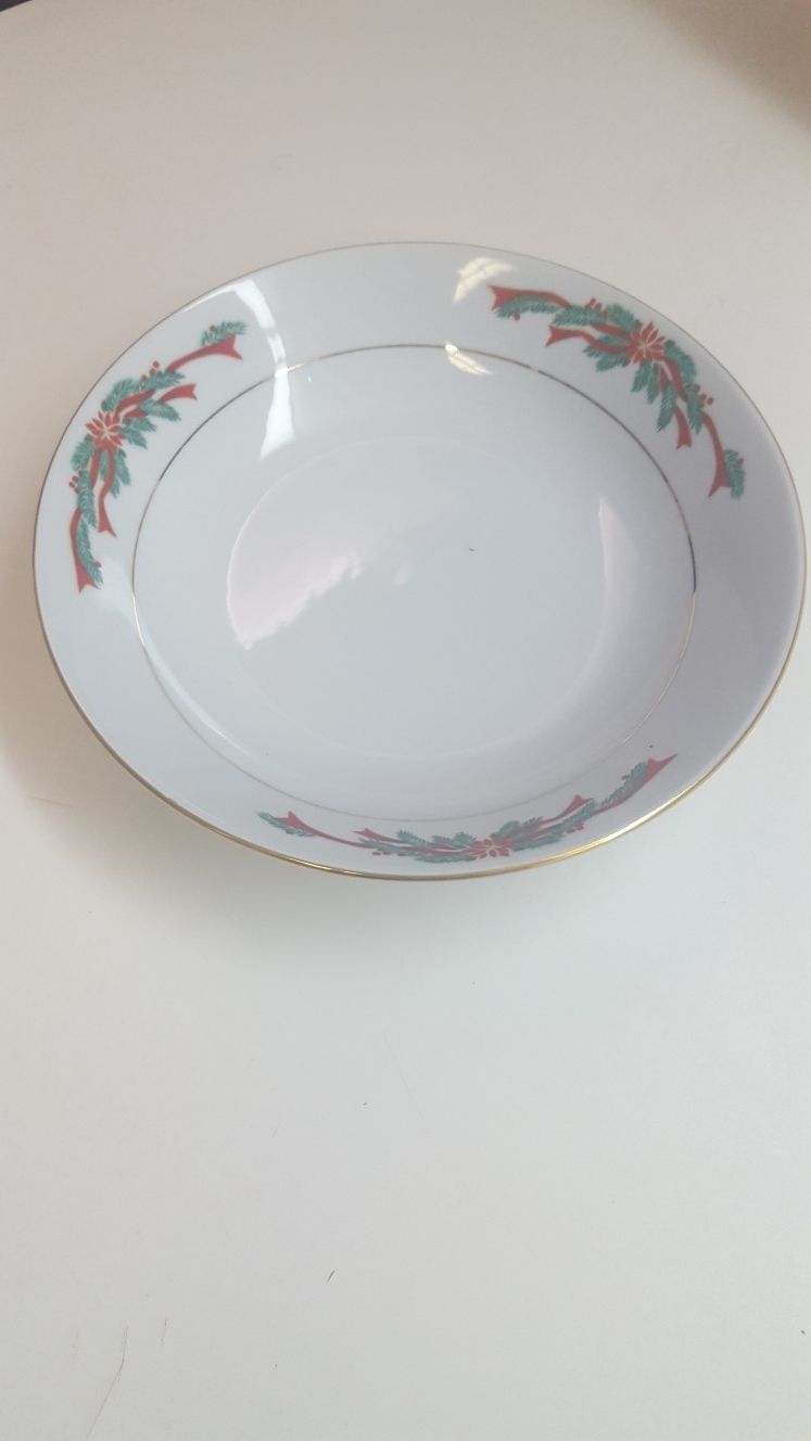Fine China Dinnerware Set