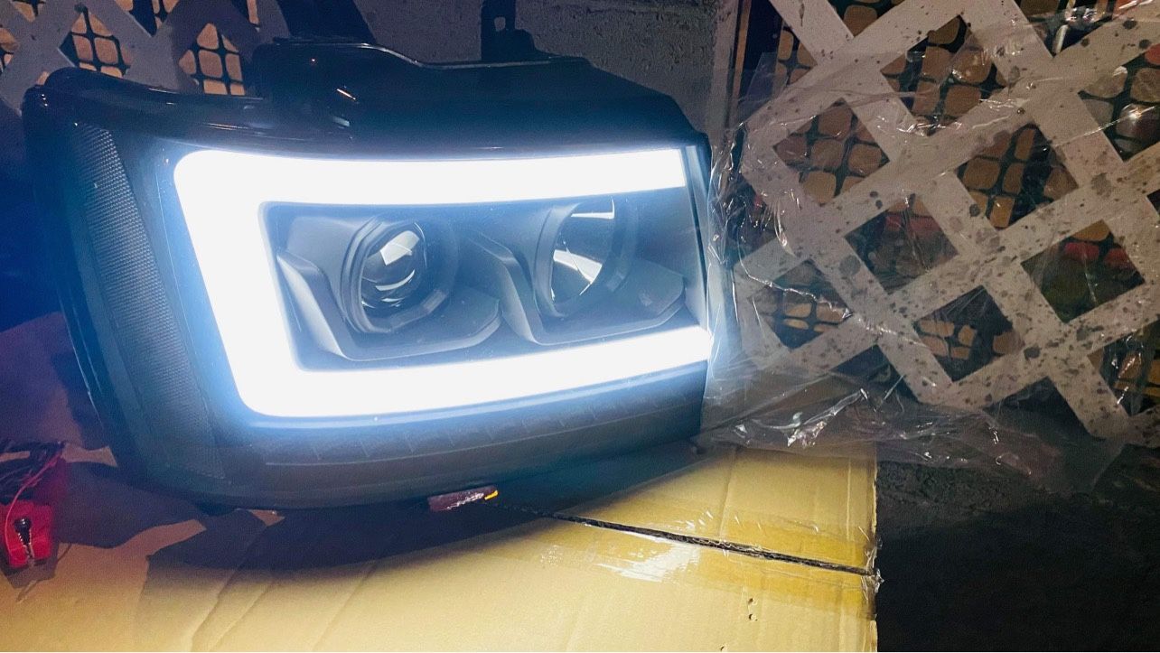 Headlight 2007-2013 Tahoe Suburban Silverado Headlights