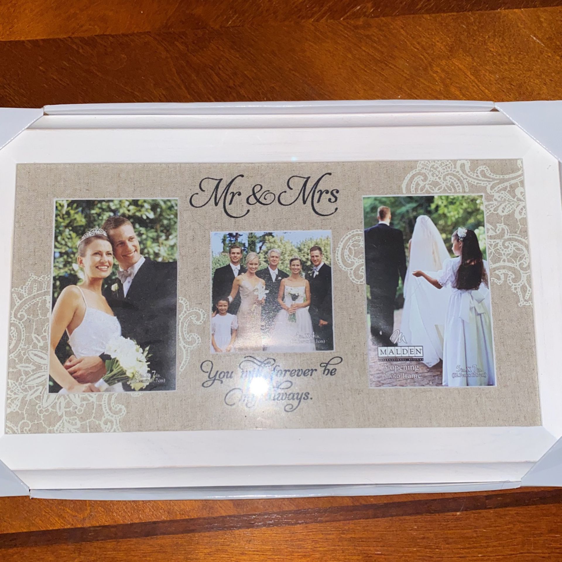 Mr. And Mrs . 3 Opening Photo Frame
