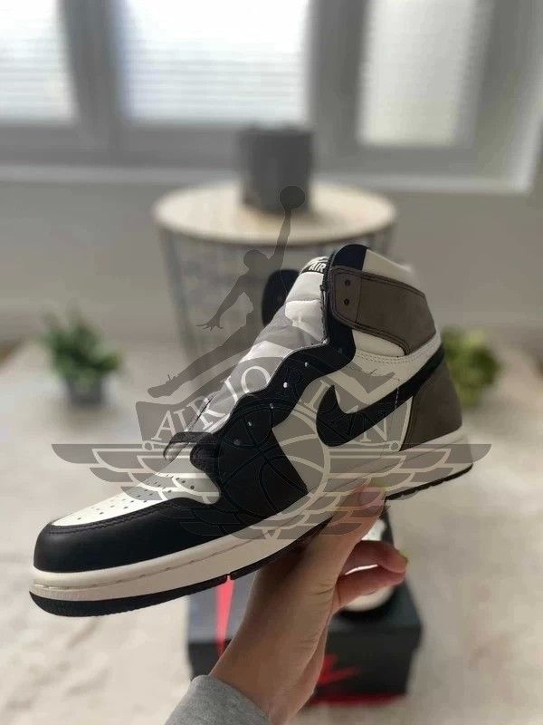 Jordan 1 Retro High Dark Mocha Brand New