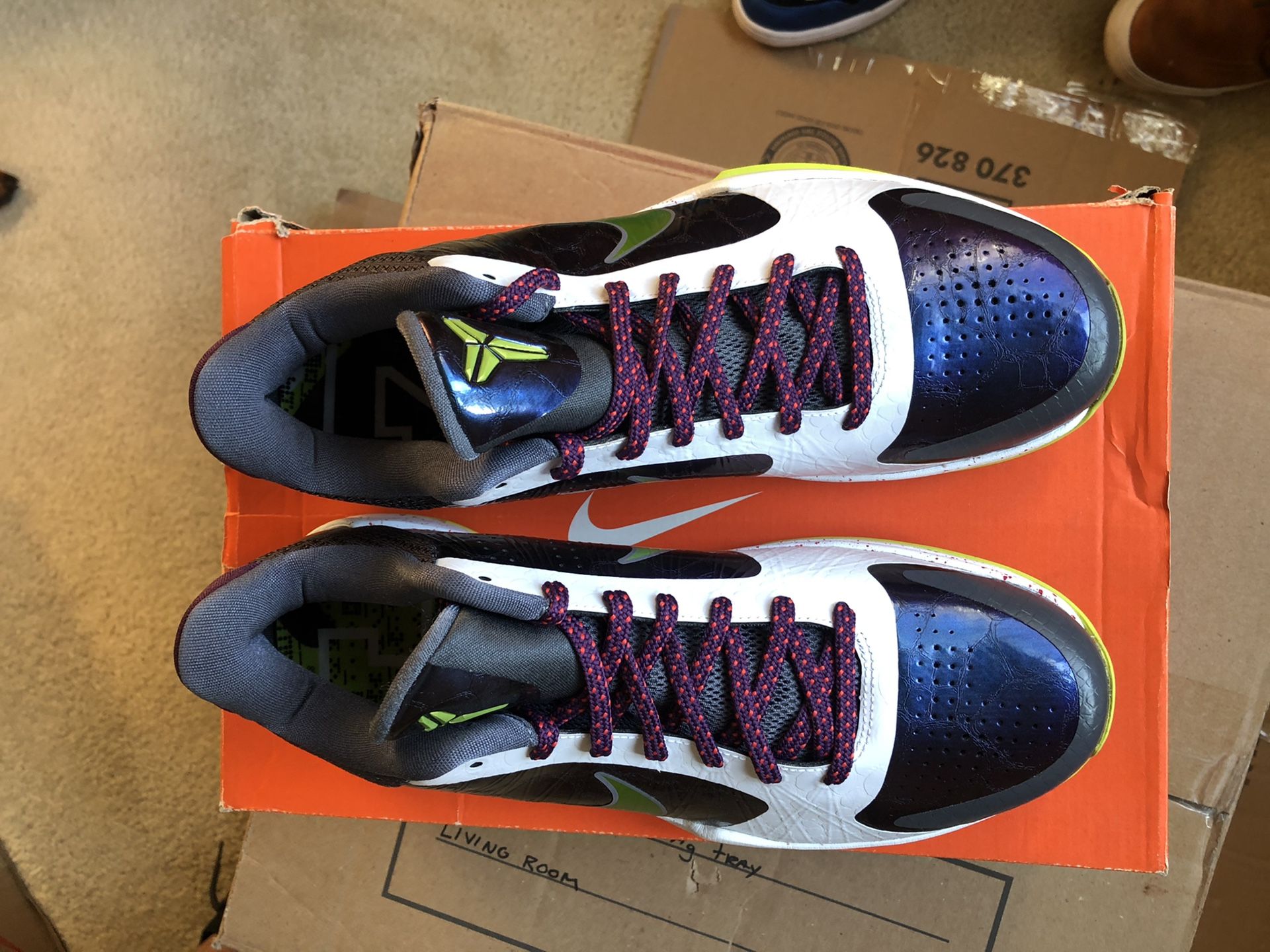 Kobe V Joker Chaos