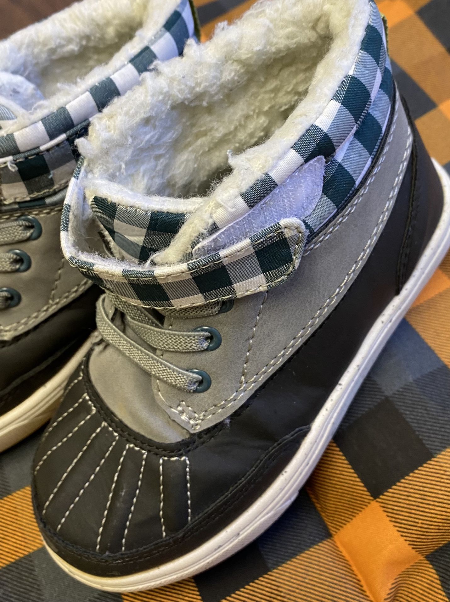 Boys Winter Shoes , Size 9