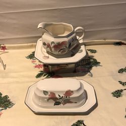 NWOT MIKASA f-3003 silk flowers gravy boat w under-plate & butter dish set. Pristine condition. Thumbnail