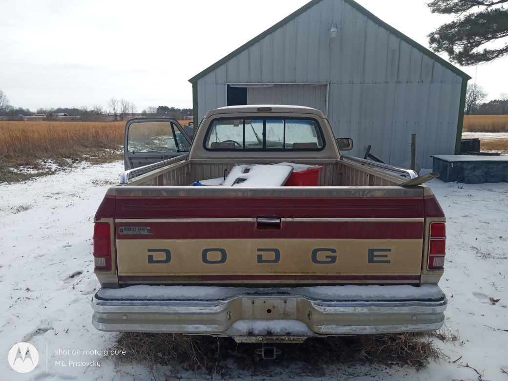 1992 Dodge D150