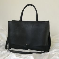 Black Pixie Mood Caitlin 15.5 x 11.5 Vegan Leather Large Tote Bag Thumbnail