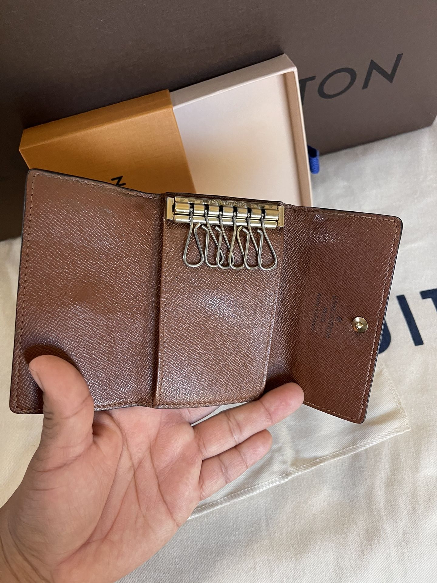 Louis Vuitton 6 Key Holder