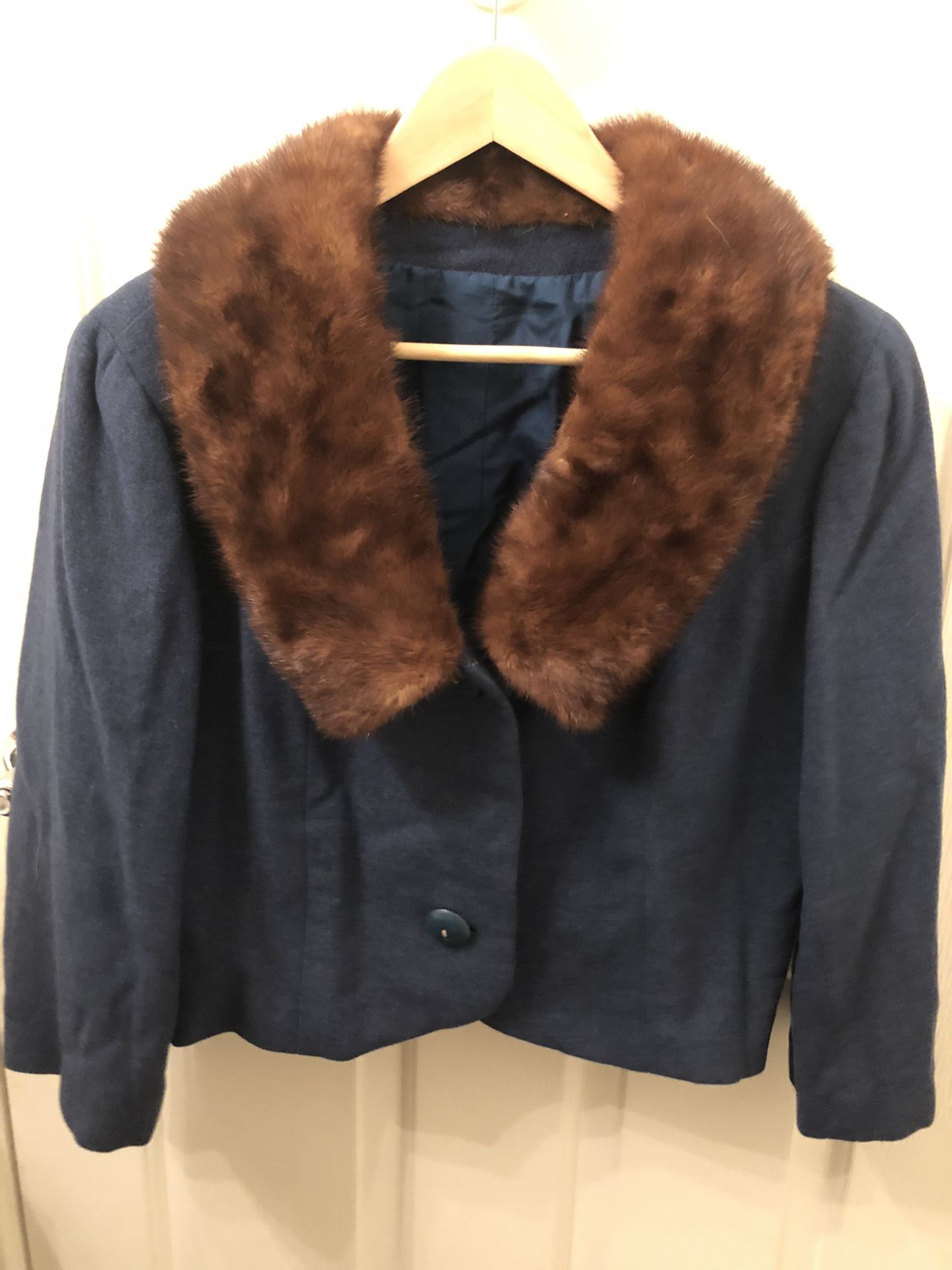 Super Cute Cropped Vintage 50s 60s Wool Coat With Fur Collar - Medium