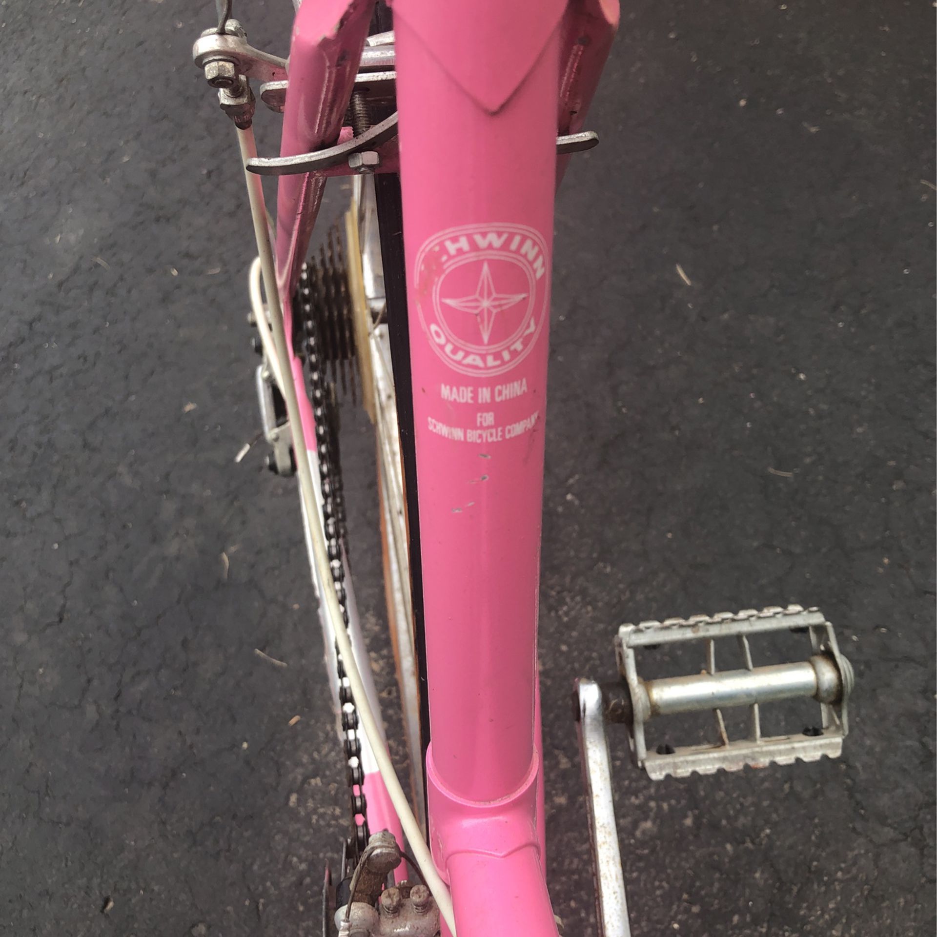Schwann Caliente Pink 27 In Wheel Bike 10 Speed