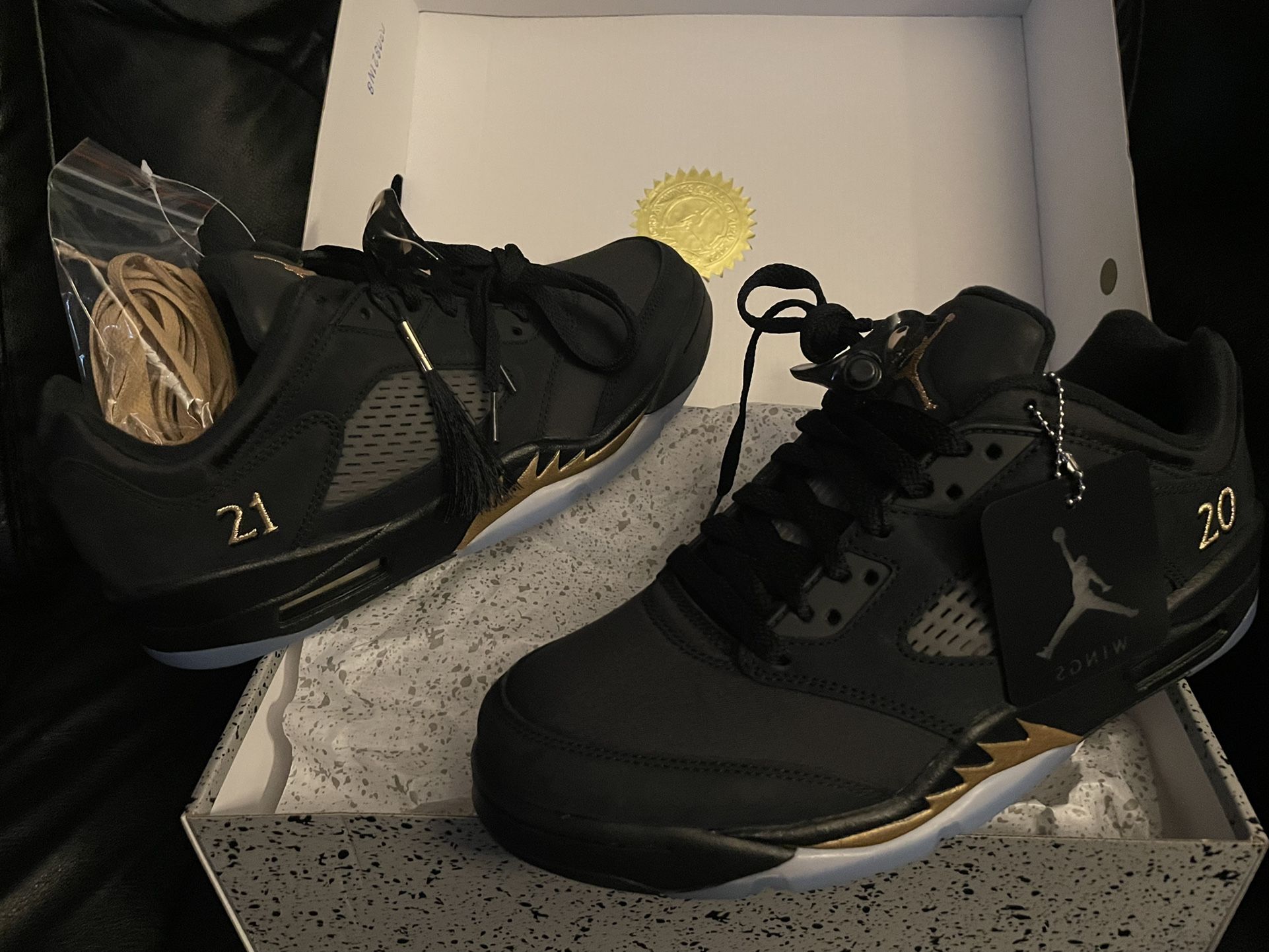 JORDAN 5 Low (Graduation 20/21) Dead stock Size 9