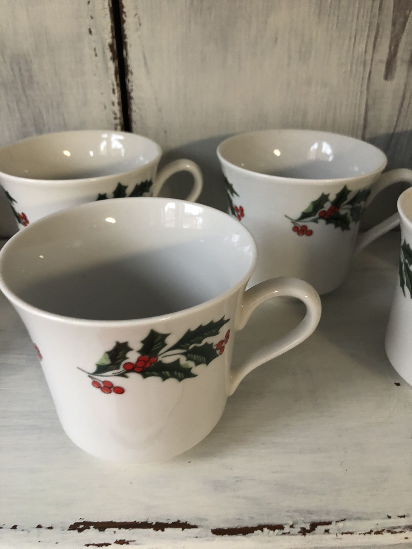Christmas tea cups