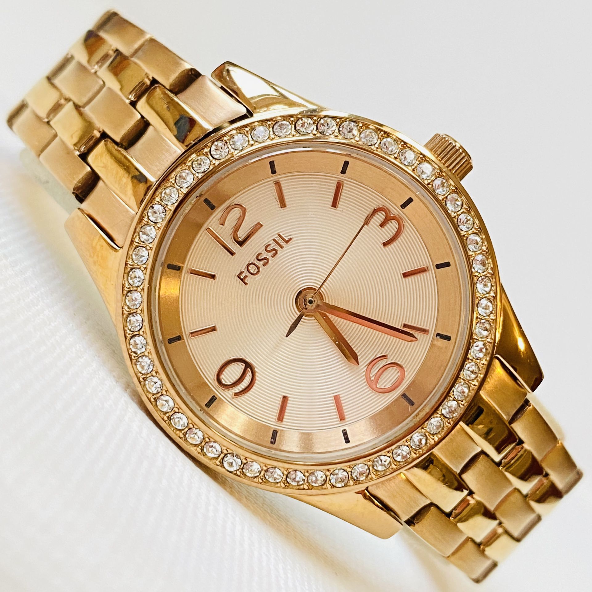 Fossil Crystal Bezel 28mm Women's 50M Rose Gold Dress Bracelet Watch BQ1425