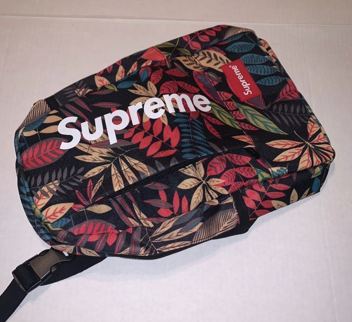 SUPREME RED LEAVES CROSS-BODY PACK 