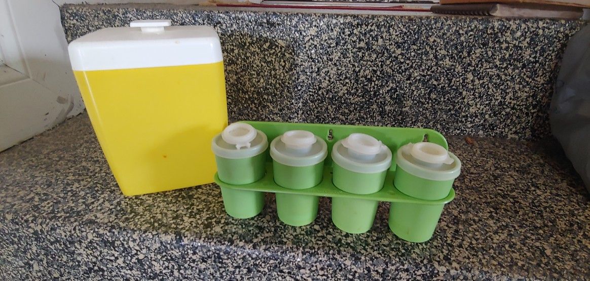 RETRO KITCHEN ITEMS