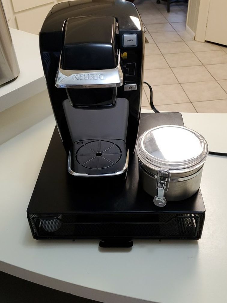 Keurig Single Serve, 6oz. 8oz. Or 10 Oz. Storage And Pods Included