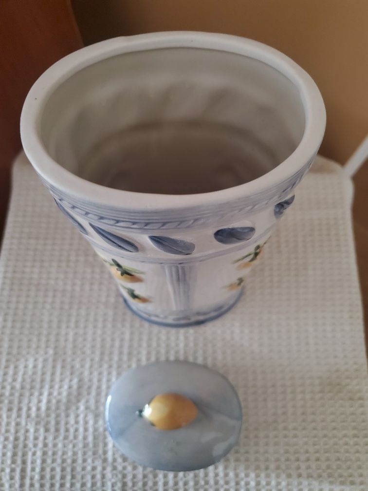 Ceramic jar