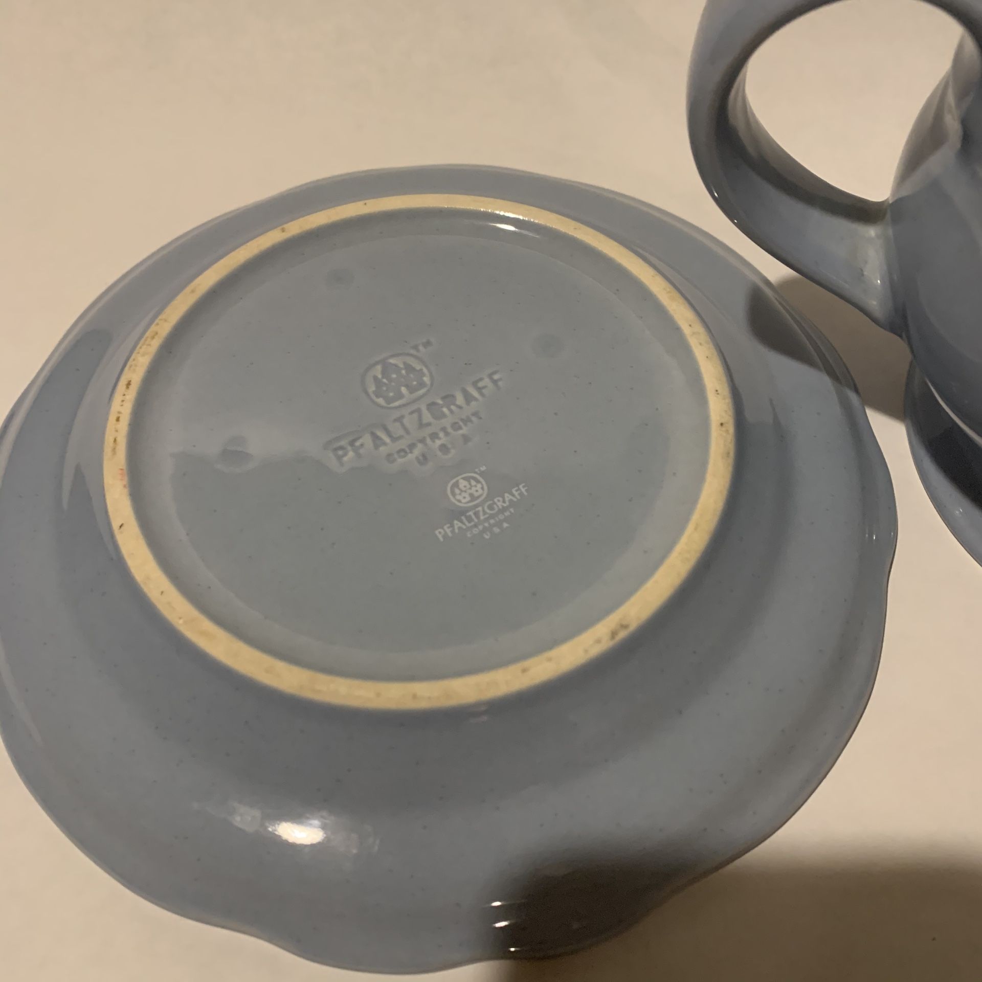 Pfaltzgraff Bouquet Gazebo Blue Gravy Server White Flower #436 W/ 7.5” Plate