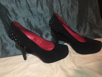 Black high heels Thumbnail