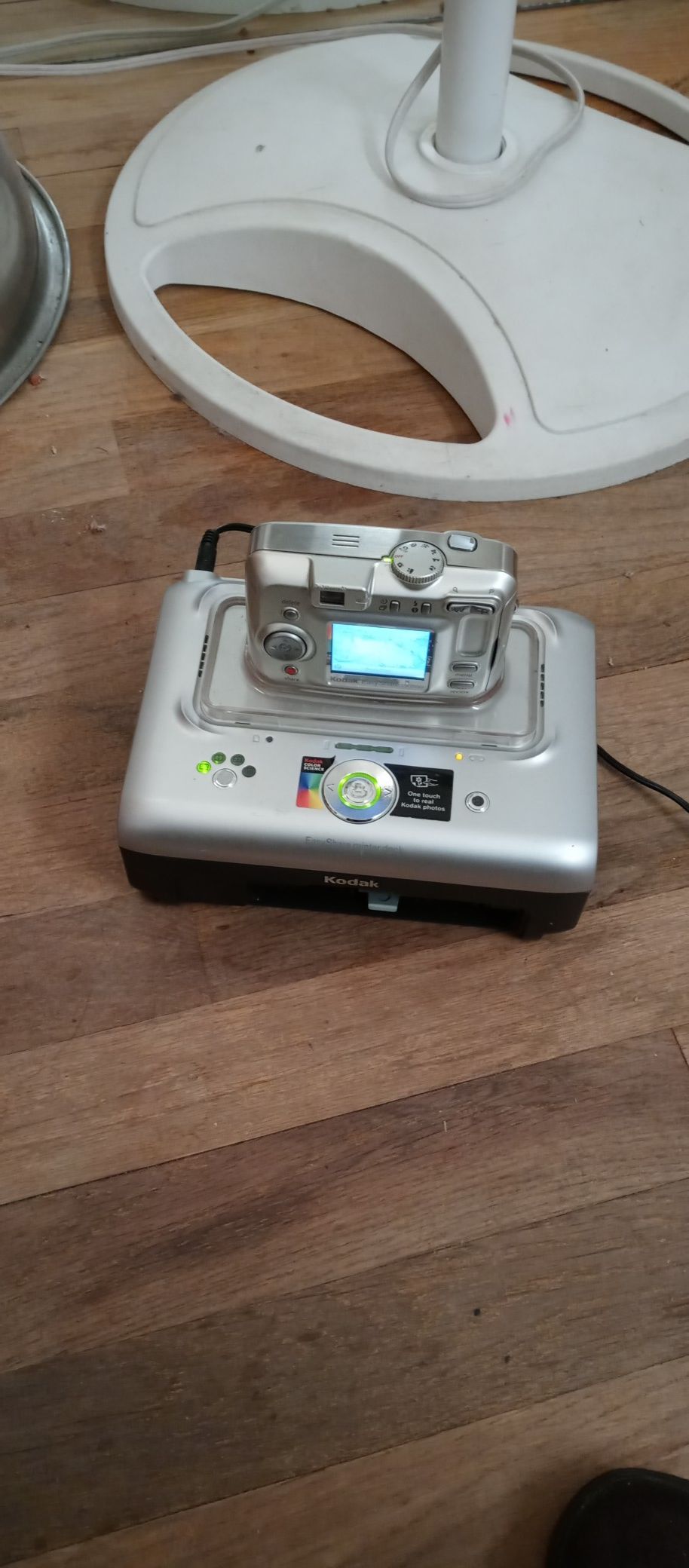Kodak easy share digital camera and printing dock