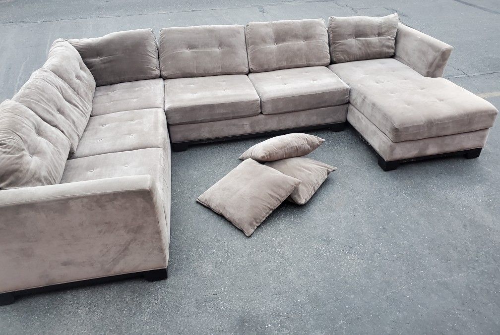 Sectional Couch With Delivery