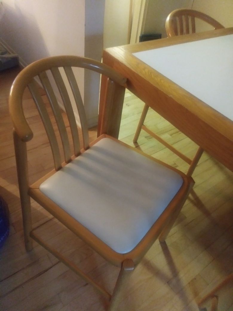 Table and 5 Chairs