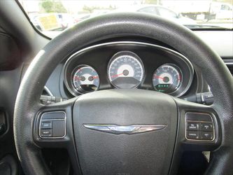 2014 Chrysler 200 Thumbnail