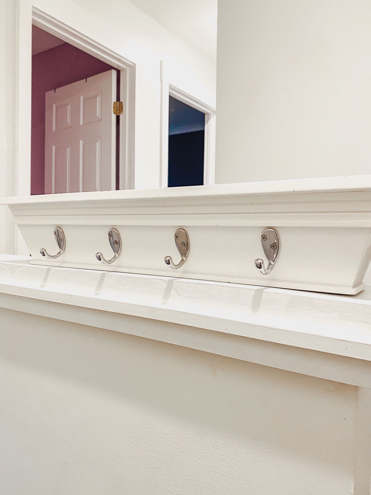 Coat Rack 4 Hooks (Crown Moulding Decorative Style)