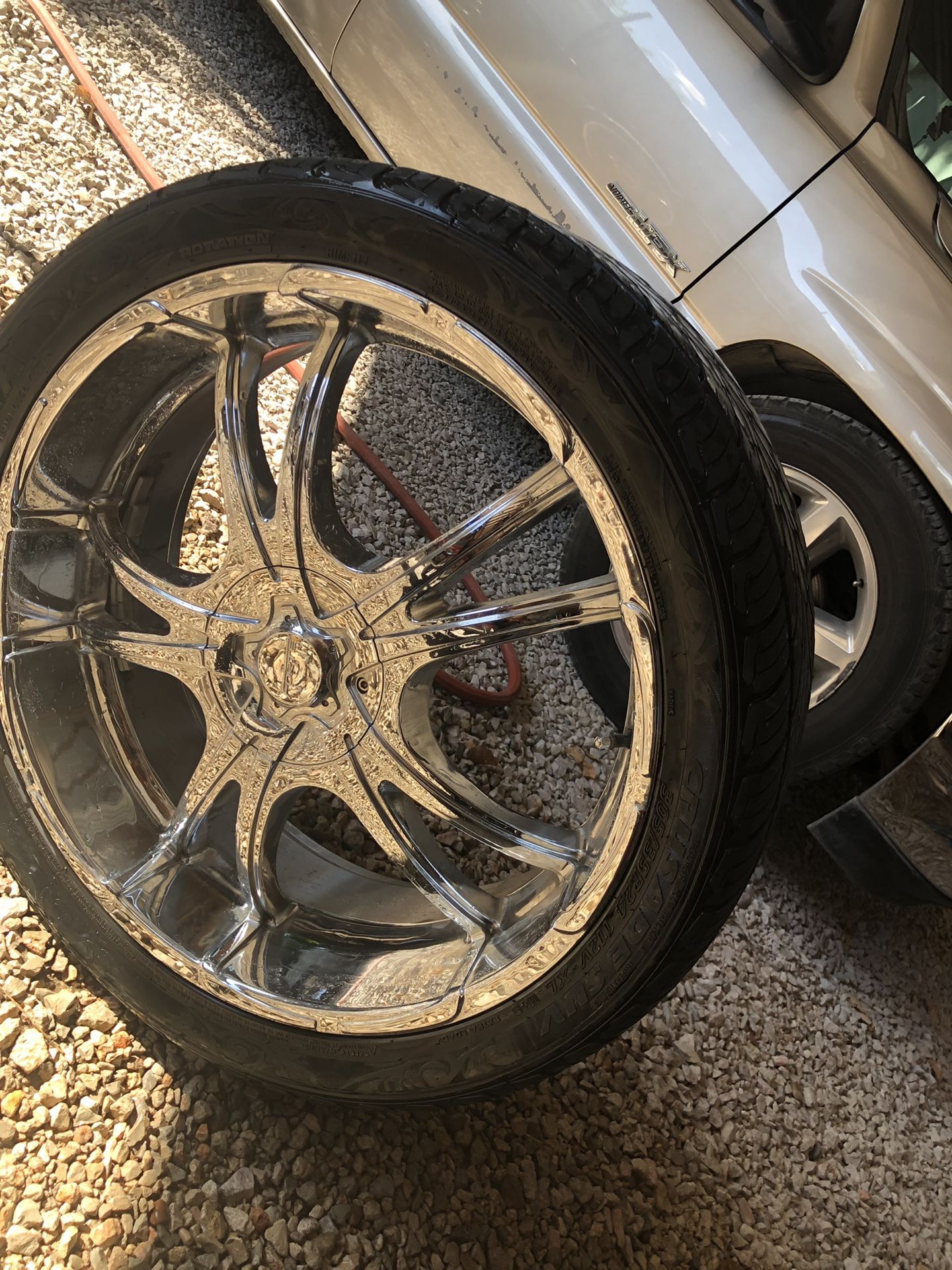 24 chrome 6 lug