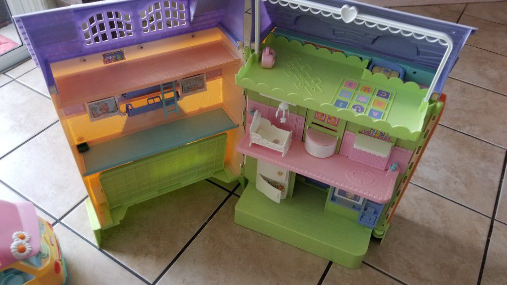 Play house and camper van with sounds