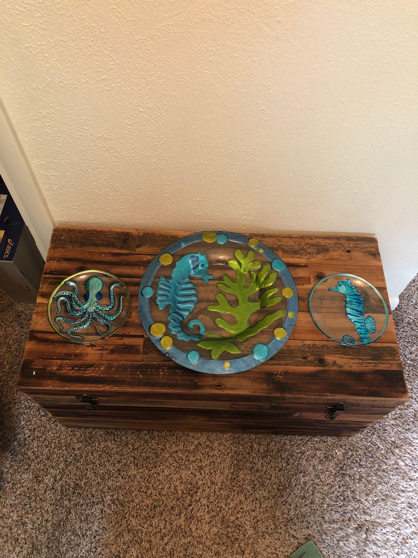 Decorative nautical plates