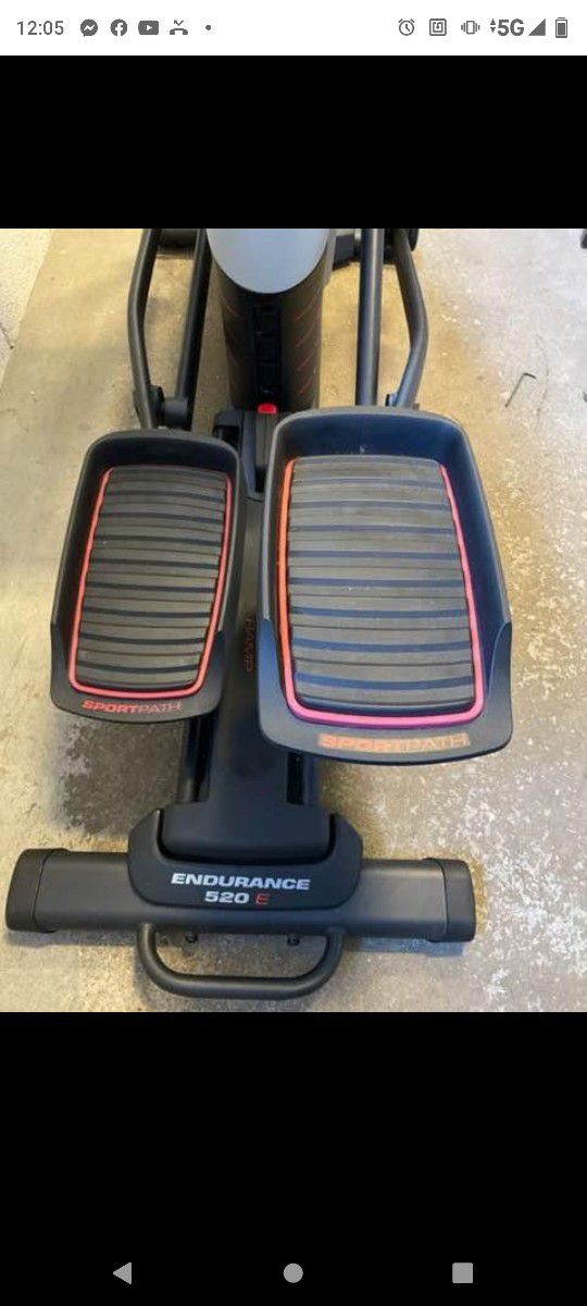 PROFORM 520E ENDURANCE ELLIPTICAL MACHINE ( LIKE NEW & DELIVERY AVAILABLE TODAY)