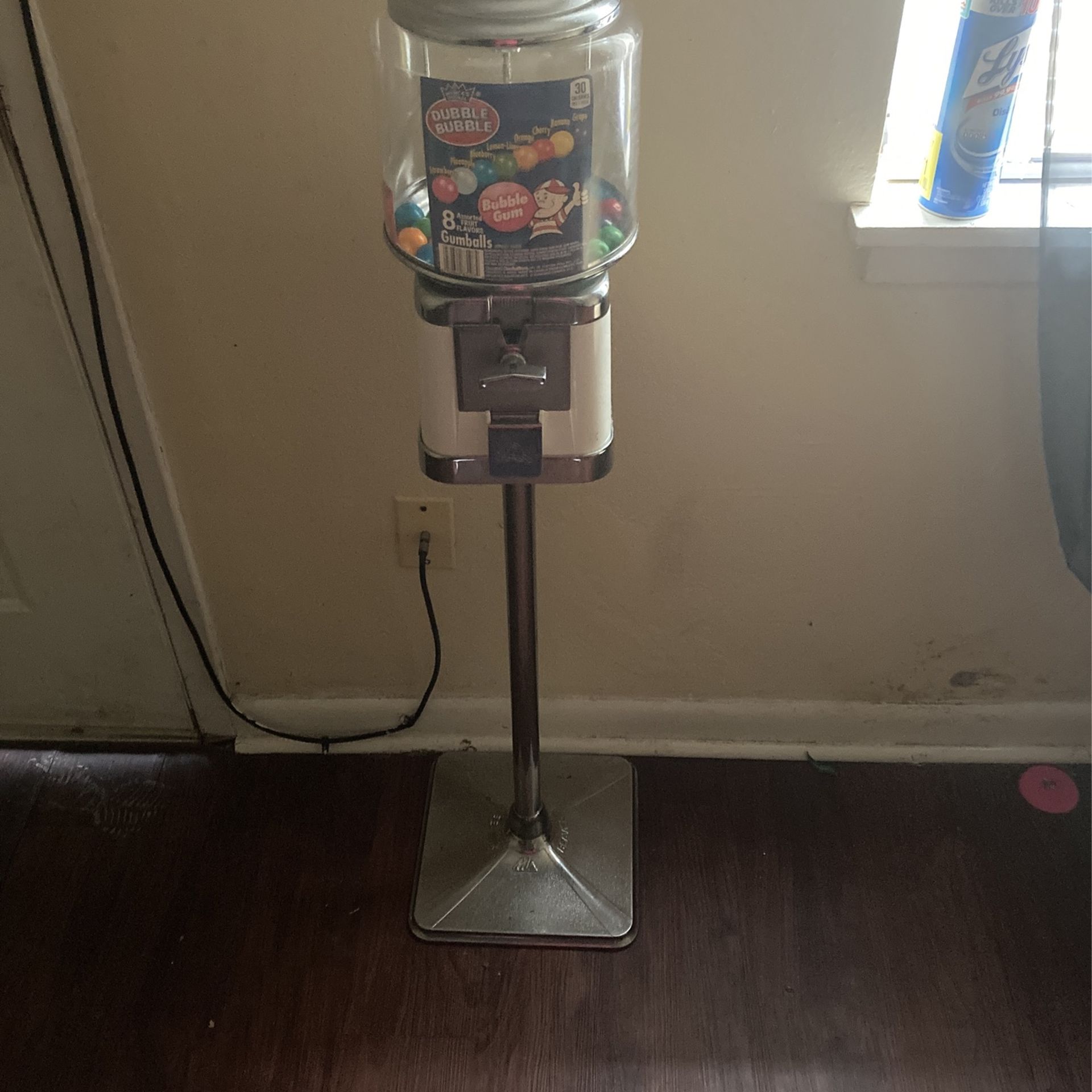 Beaver Gum ball Machine