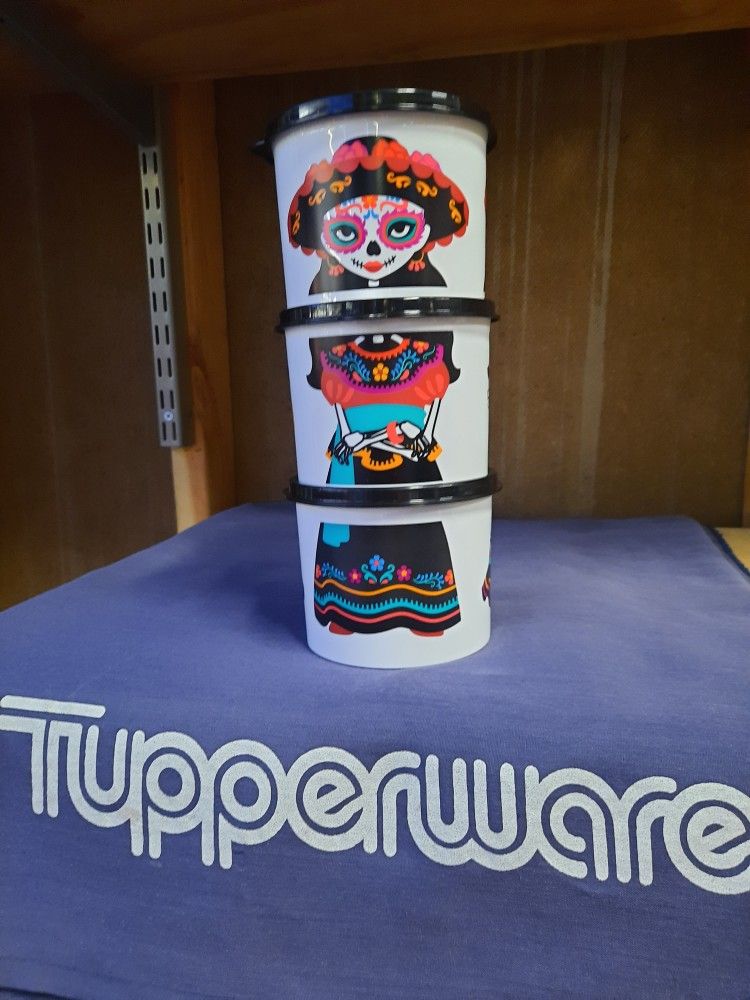New Tupperware Dia de los Muertos , Day of the Dead 3 piece canister set for $25.00 pick up only, No entregas a Domicilio Bilingual Hablo Español
