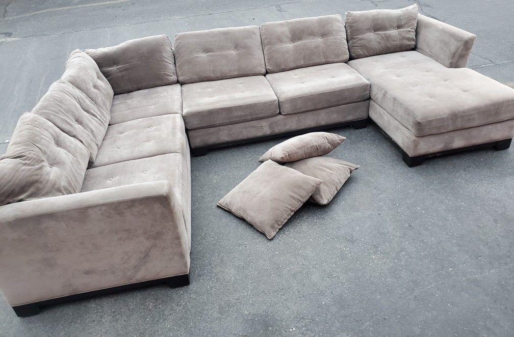 Sectional Couch With Delivery