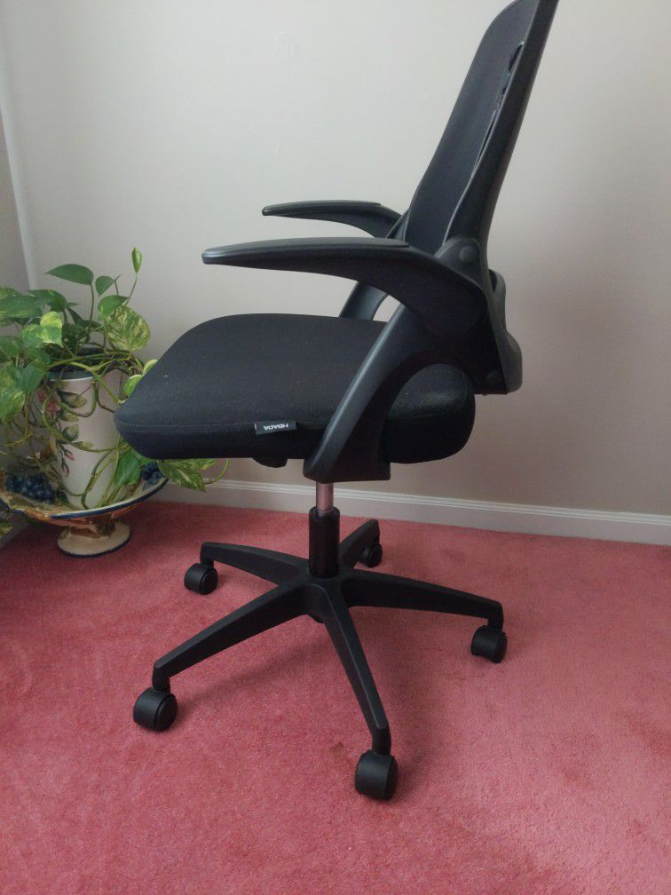Hbada Office Desk Chair With Flip Up Arms And Adjustable Height