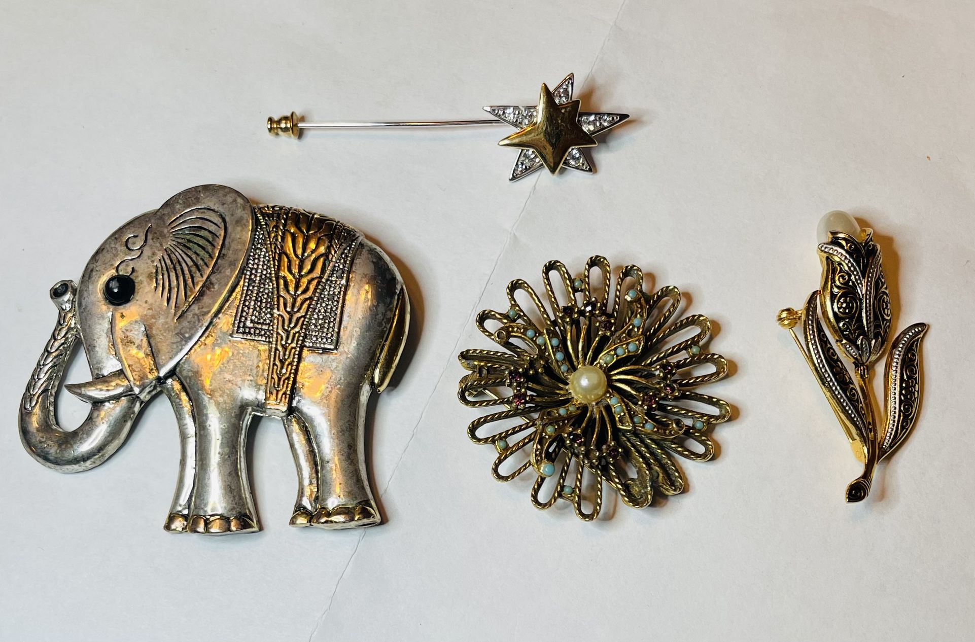 Vintage Lot Of 4 Mixed Silver Brooch Pins Costume Fashion Jewelry