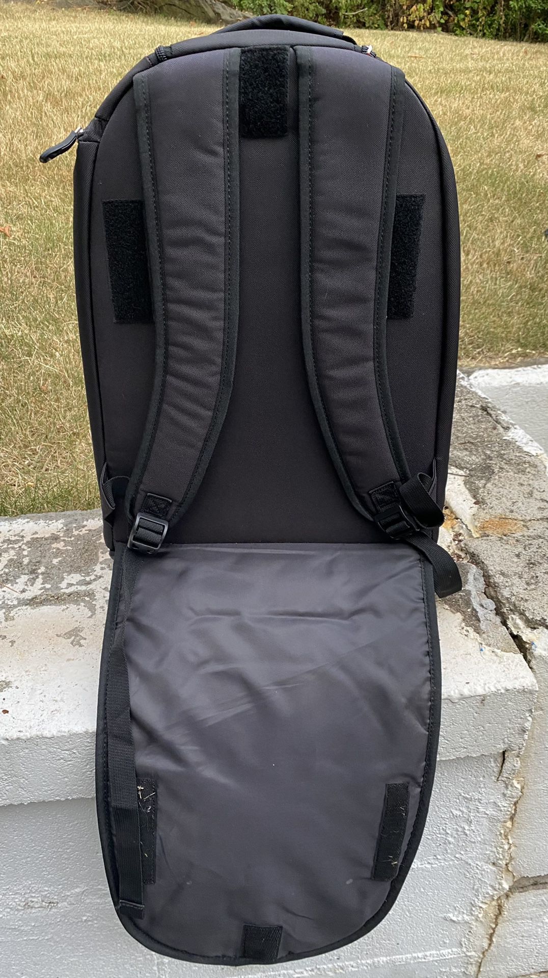 Samsonite MVS Rolling Backpack, Black, 19-Inch…With WWF logo on the front! Never used…Two of the zippers have minor damage…SEE PICKS! 