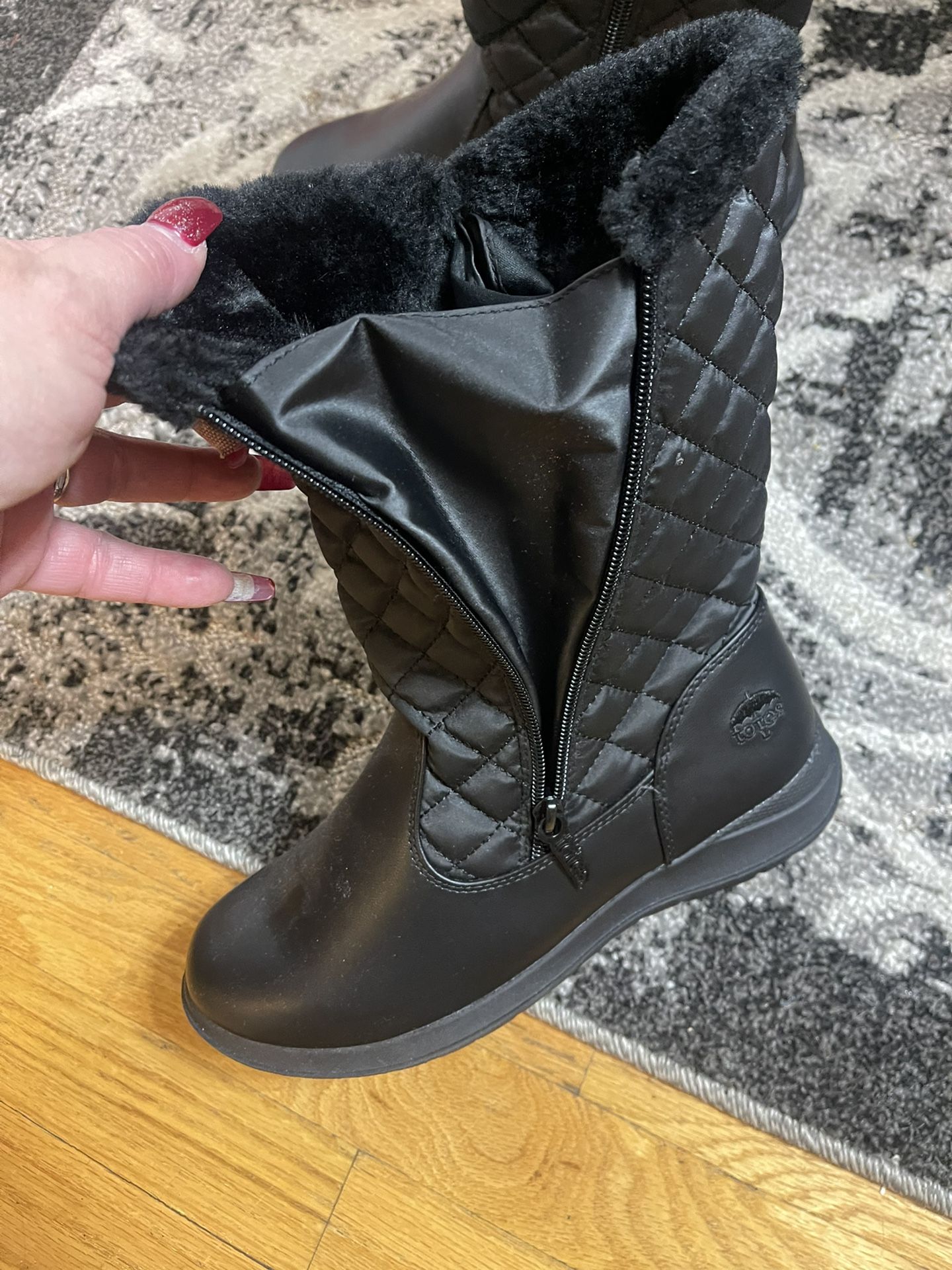 Totes Boots, Size 8 Woman, Brand New W/Tags