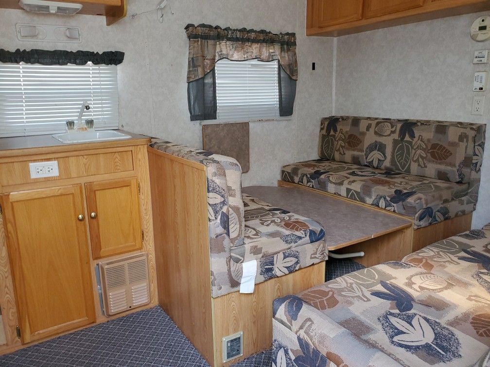 Toyhauler camping trailer