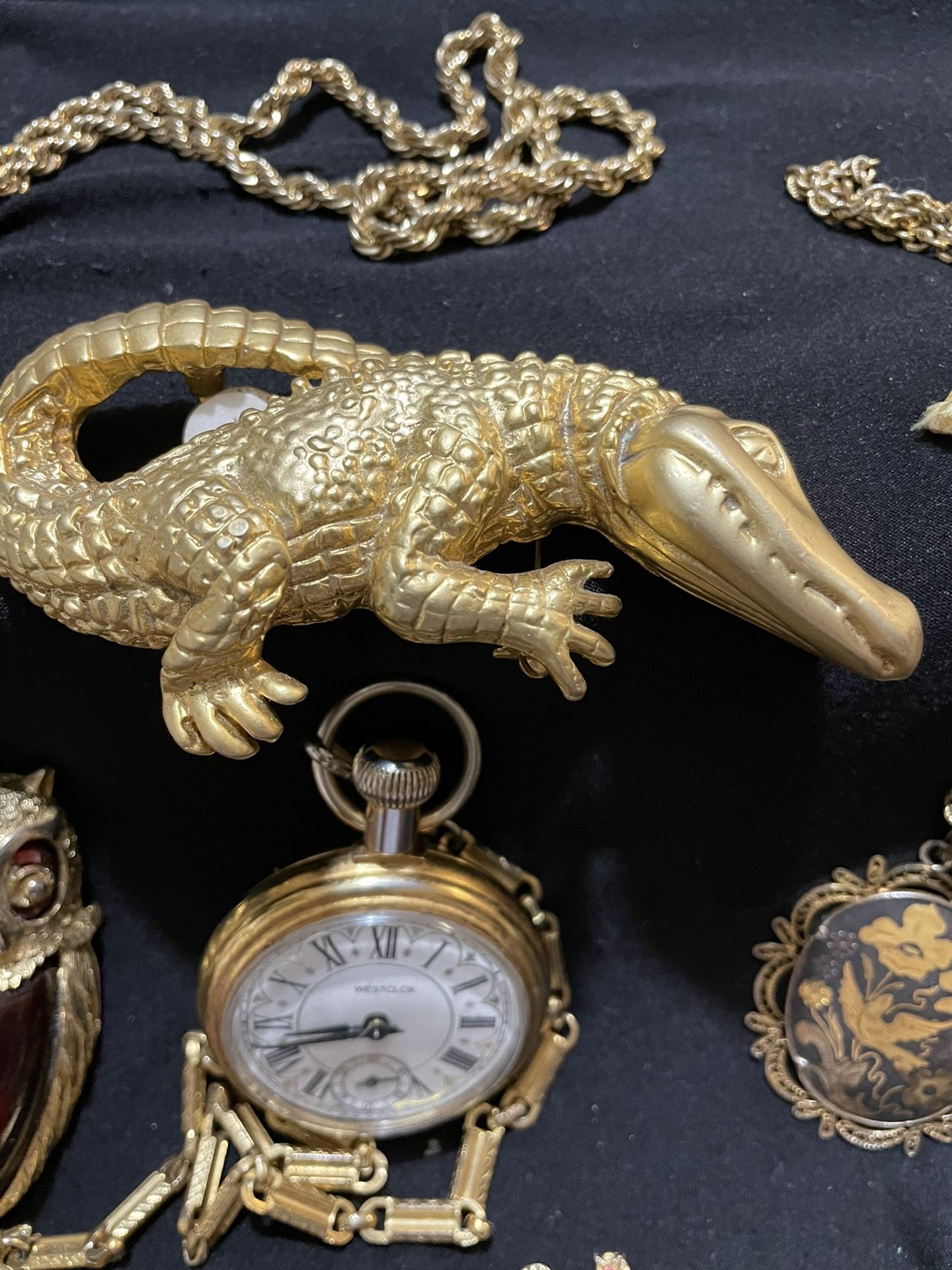 ALLIGATOR JEWELRY GROUP WITH OWL AND POCKET WATCH