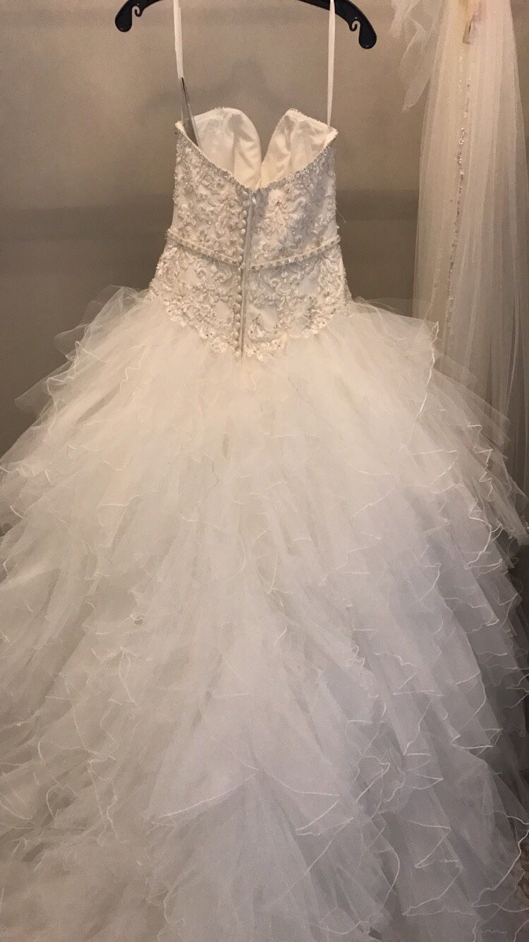 Madeline Gardner Wedding Dress