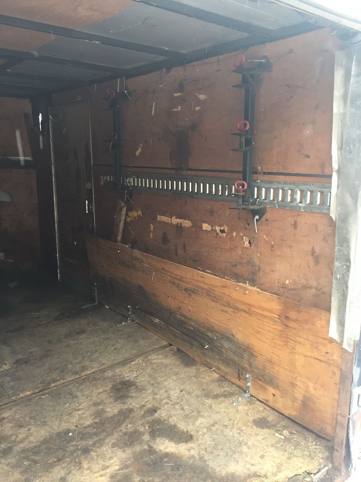 2015 enclosed trailer 8x10