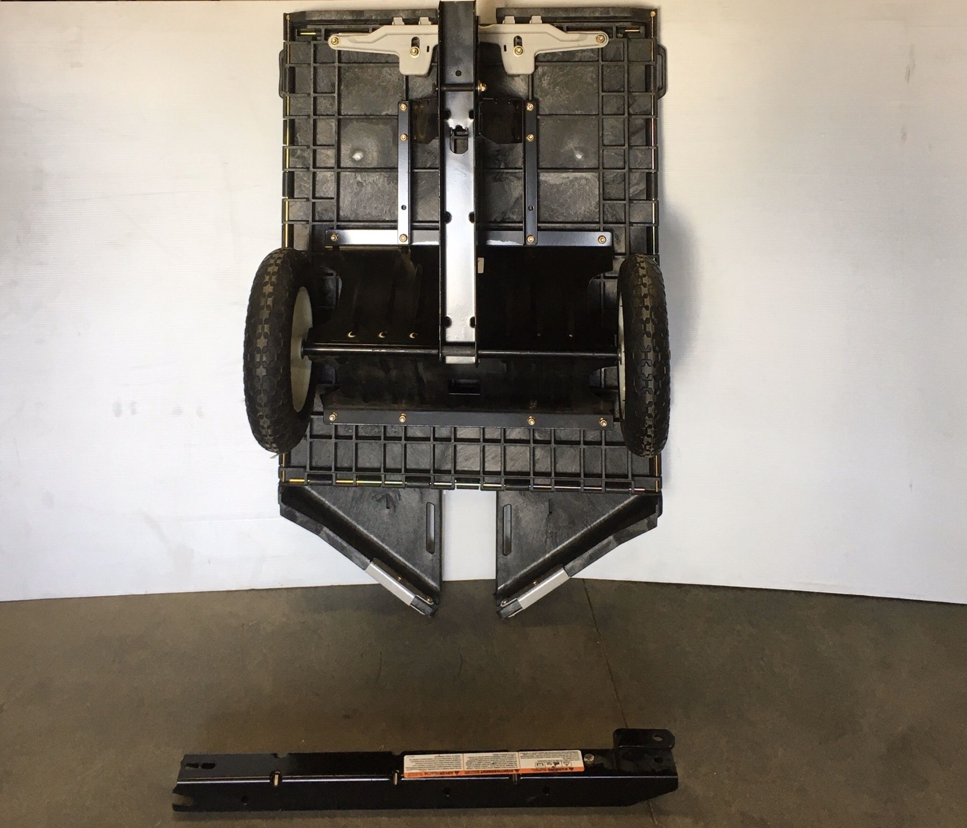 Arnold EZ Stow Hauler lawn tractor dump trailer for Sale in Nuevo, CA