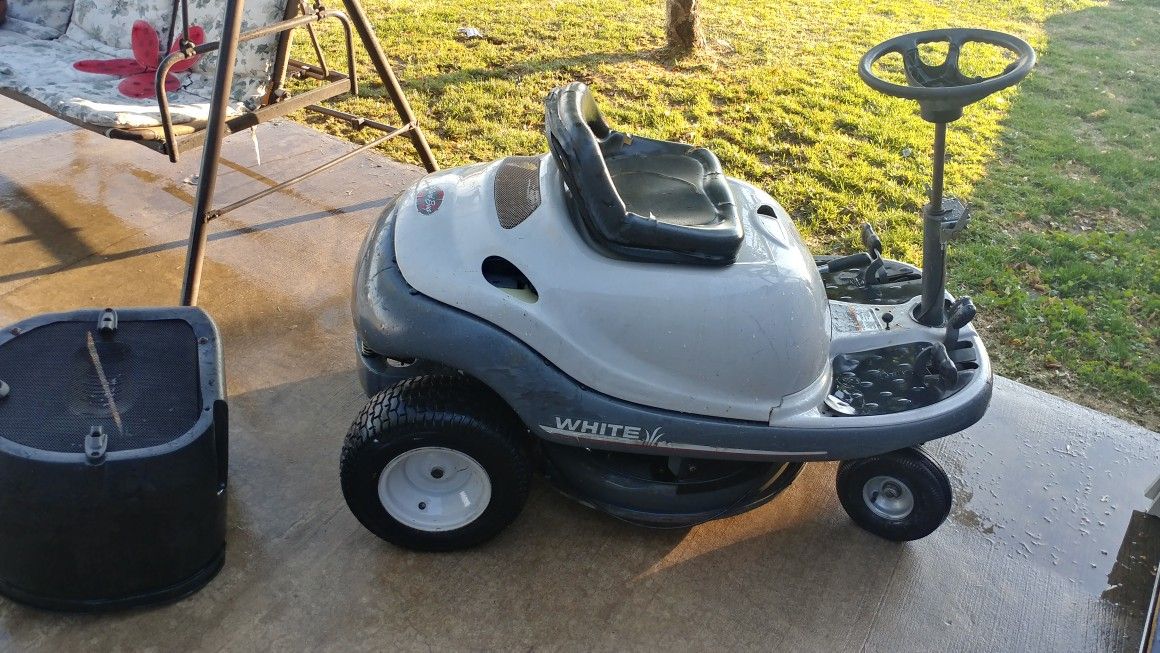 White yard bug riding mower for Sale in Clearfield, UT OfferUp