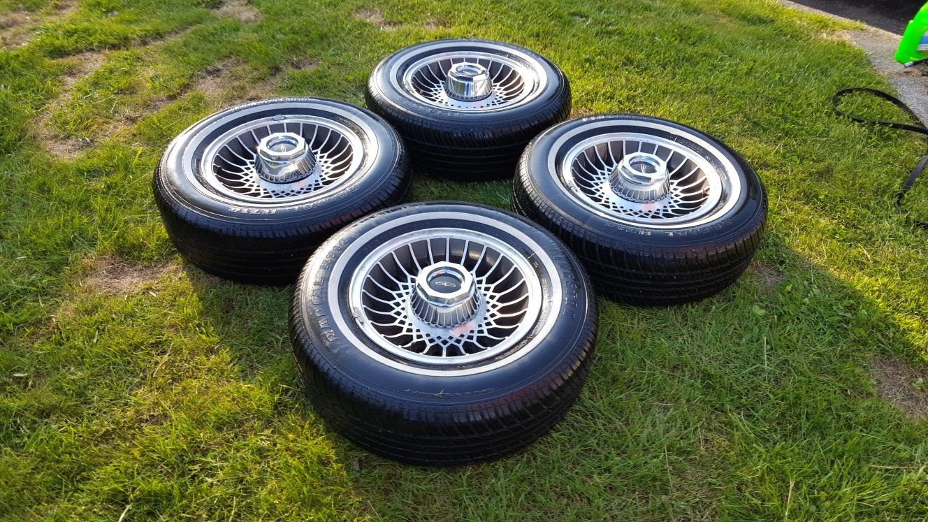 Lincoln Turbine Wheels 215 70 15 for Sale in Federal Way, WA - OfferUp