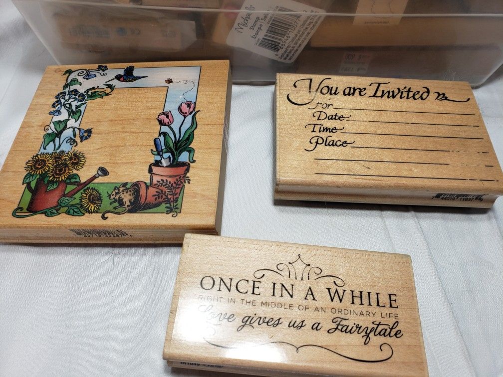 Scrapebooking lot of 95 Rubber stamps . mixed brands, all in good condition & smoke free home. Lot weighs 9 Lb