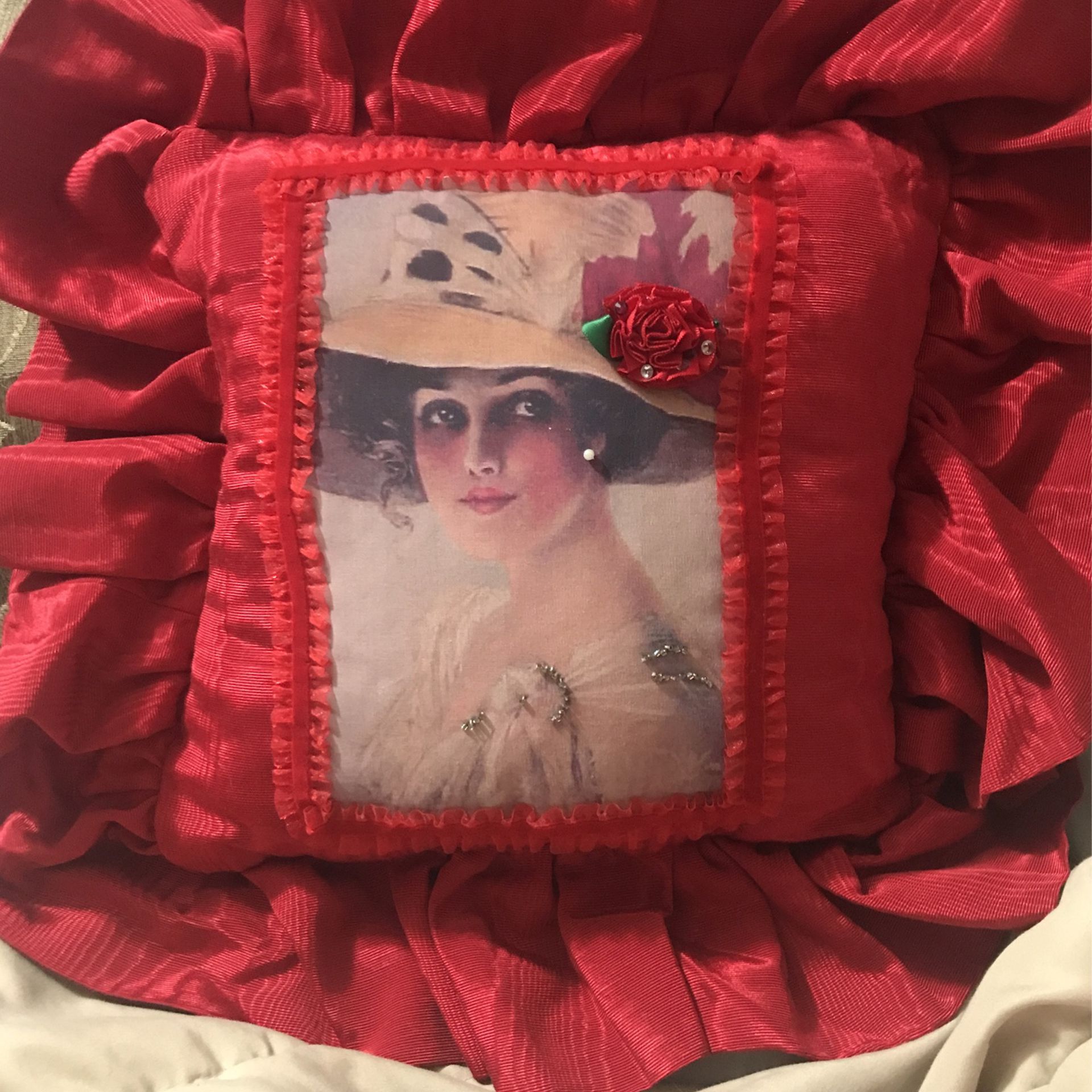 Breathe Taking “Gorgeous “ Victorian Pillow With Beautiful ! Victorian Lady !!!